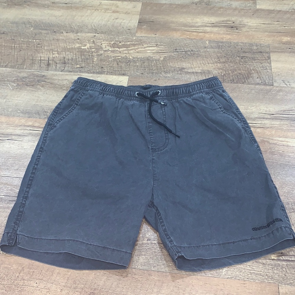 Kids Quiksilver board shorts size large